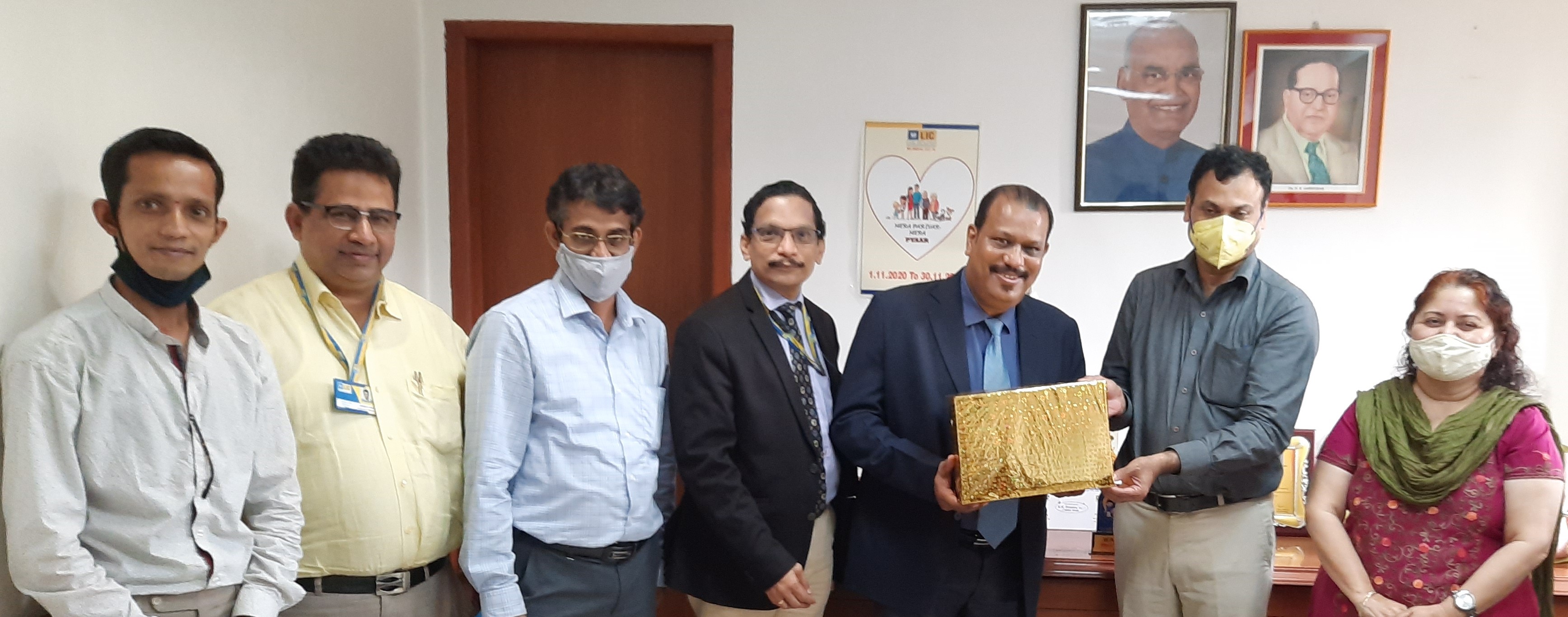 Felicitated at the divisional office  by the Sr. DIvisional Manager...Marketing Manager, Manager Sales, at Dvisional office LIC of India..on 15.12.2020 to qualify for the first Tristar Advisor  in Mumbai Zone