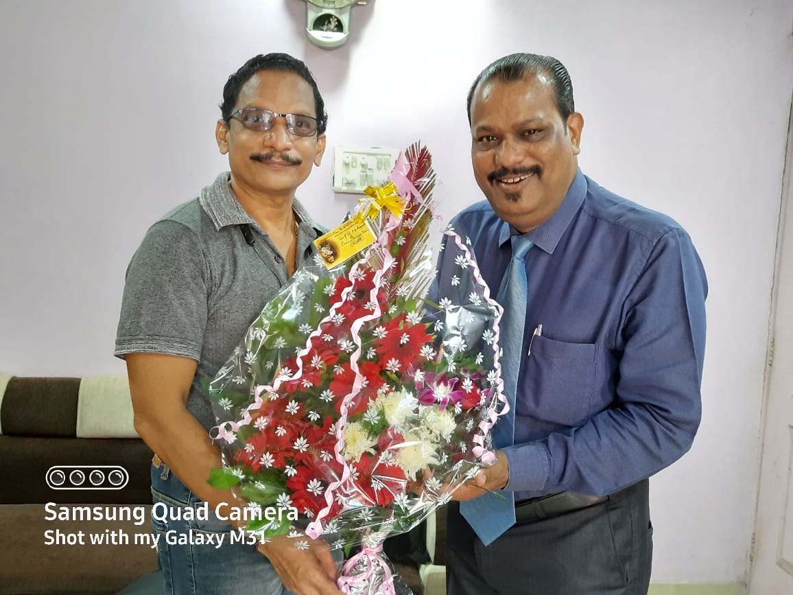 Token Of Appreciation from Senior Business Associates - LIC of India