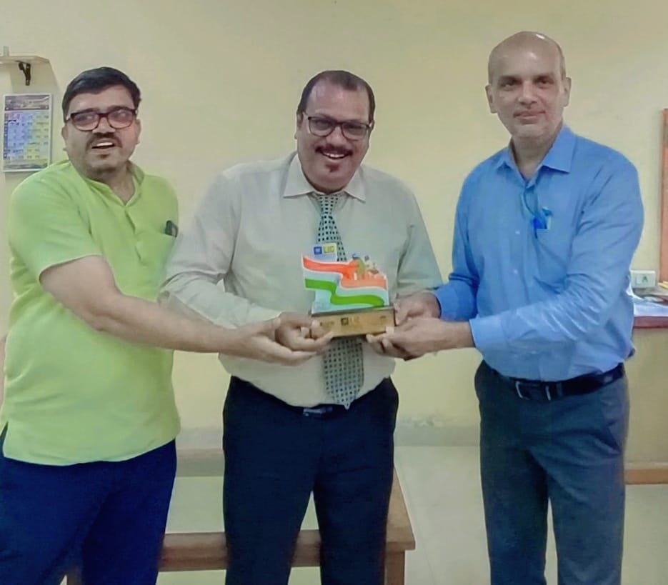 Receiving The Independence Day trophy on 12.08.2023..from Branch Manager and Product Manager LIC of India